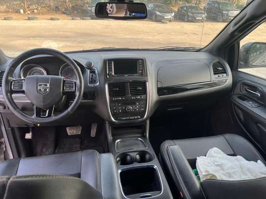 Dodge caravane 2018 location image 8