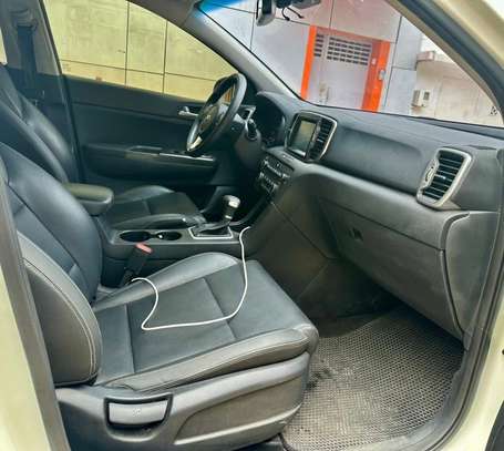Kia s Marque : KIA  Modèle : SPORTAGE Année : 2017 image 2