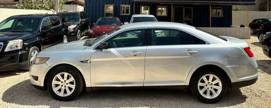Ford Taurus image 3