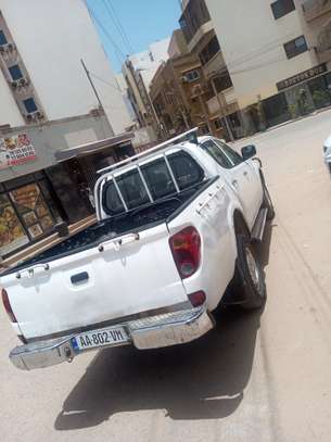 Mitsubishi l200 image 7