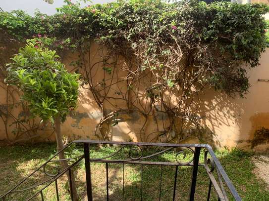 Villa R+3 image 9