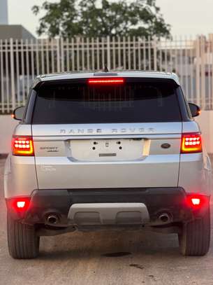 Range Rover Sport HSE Td6 année 2017 image 15