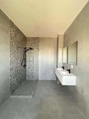 Appartement F4 à louer au Point E image 9