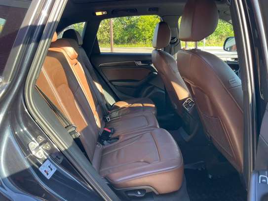 Audi Q5 2015 image 9