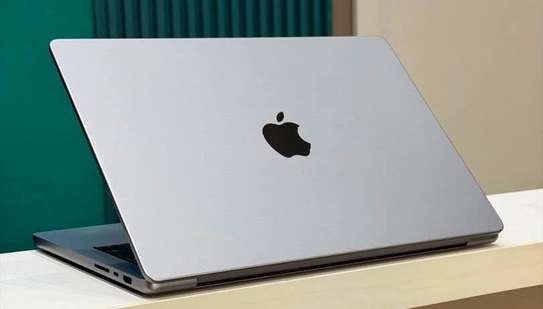 MacBook Pro 14” 2021 – M1 Max | 32 Go RAM | 1 To SSD image 6