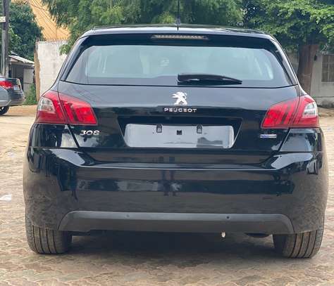 Peugeot 308 image 2