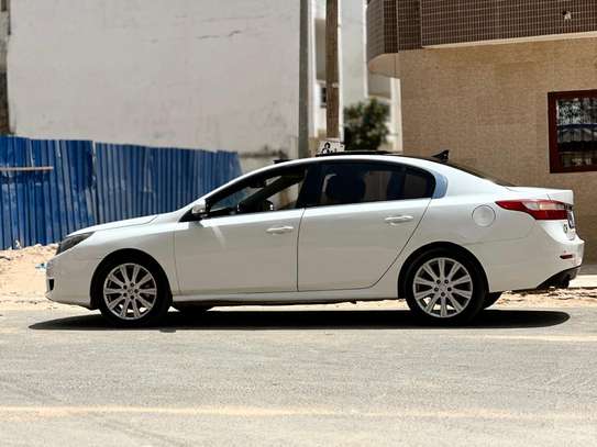 Renault latitude image 7