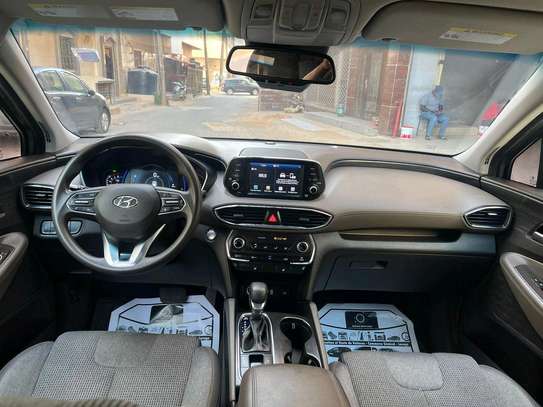 Hyundai Santafe 2019 image 10