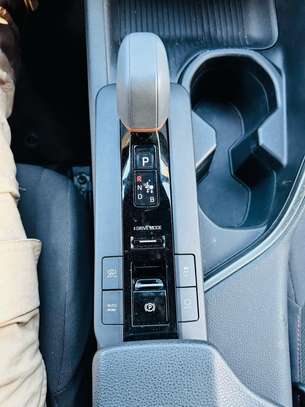 Toyota C-hr 2024 image 4