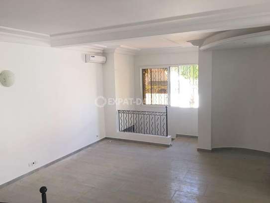 Magnifique maison avec jardin a louer aux Almadies image 9