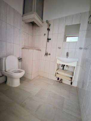 Appartement f4 à Liberté 6 Extension image 5
