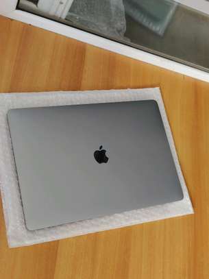 MacBook Pro 16 pouces Gris Sidéral Retina Puissant image 2