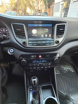 Hyundai Tucson 2.0 image 11