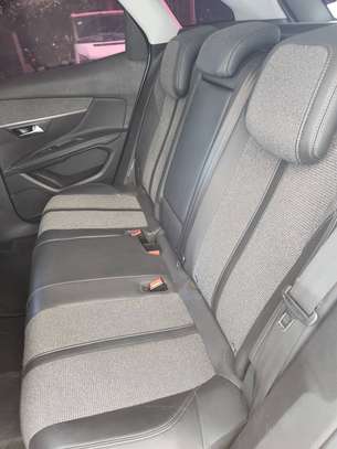 Peugeot 3008 2018 image 11