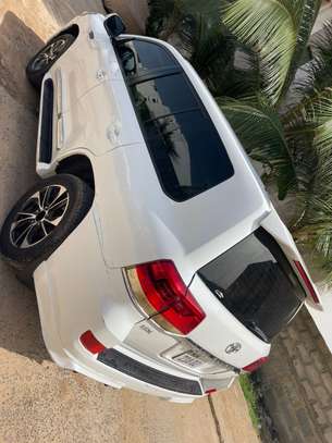 Toyota land cruiser image 2