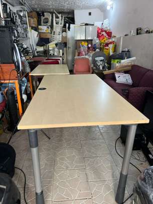Bureau bois clair moderne grande surface image 3