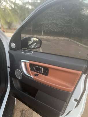 Land Rover Discovered 2016 image 10