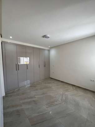 F4 de 160 m² neuf visible à Mermoz image 6