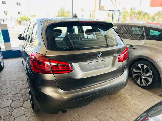 BMW series 2 image 8