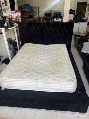 LIT AVEC MATELAS image 2