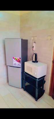 Appartement trois chambres plus salon image 2