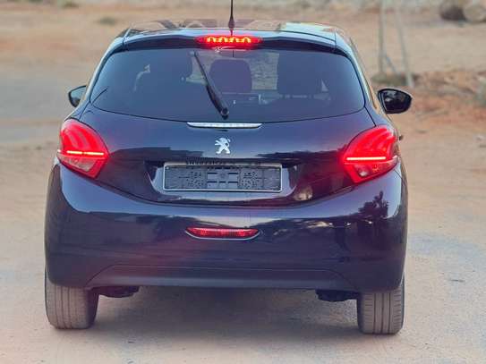 Peugeot 208 2019 image 12