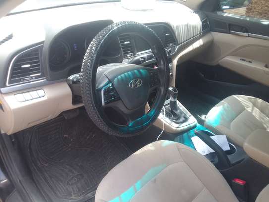 Hyundai Elantra 2018 image 4