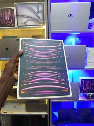 Ipad pro M2 Wi-Fi cellulaire  accessoires 12.9 image 1