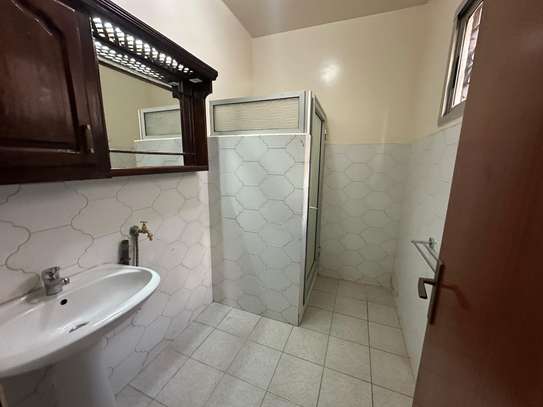 APPARTEMENT A LOUER  F3 MERMOZ PISCINE image 5