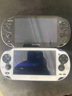 Psp vita plus 12 jeux image 3