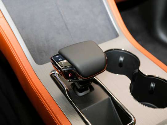 ROX 01  SUV premium 6 ou 7 places essence+élec autonomie XL image 12