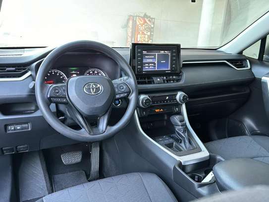 Toyota Rav4 2021 image 6