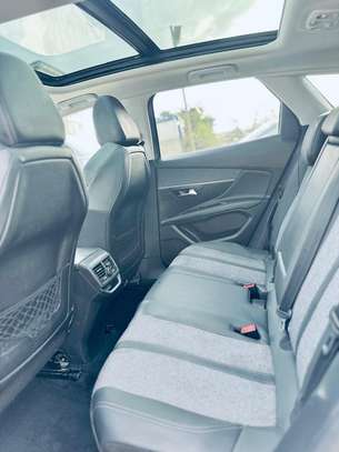 Peugeot 3008 GT 2018 image 14