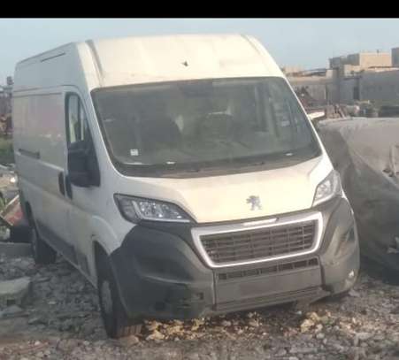 Peugeot boxer 2017 venant image 1