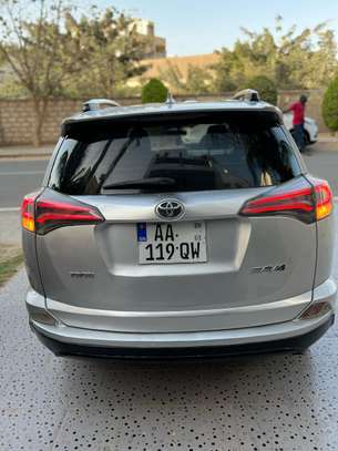 TOYOTA RAV4 2018 image 8
