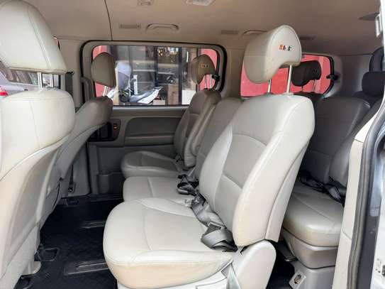 HYUNDAI STAREX 🔘 Année :   2017 image 10