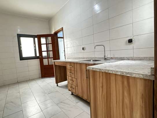 Appartement f4 à louer aux almadies image 11