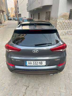 Hyundai tucson image 8