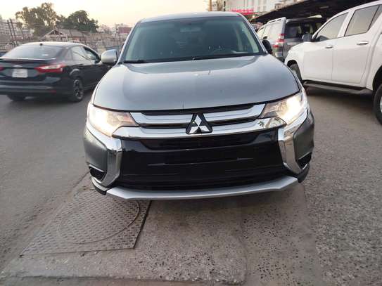 Mitsubishi Outlander image 1