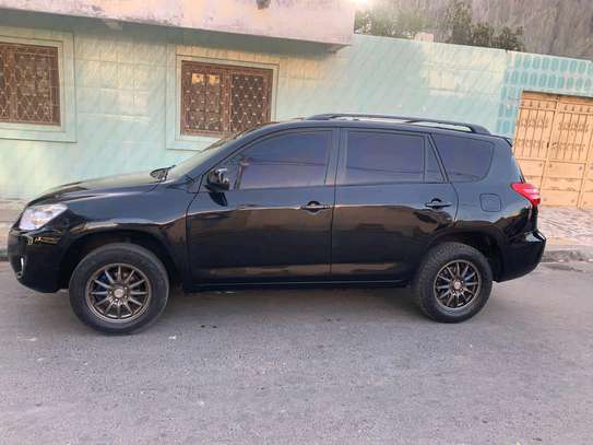 TOYOTA RAV4 image 1