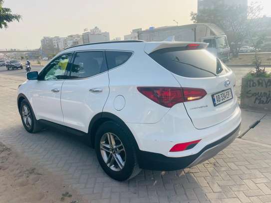 HYUNDAI SANTA FE 2018 image 8