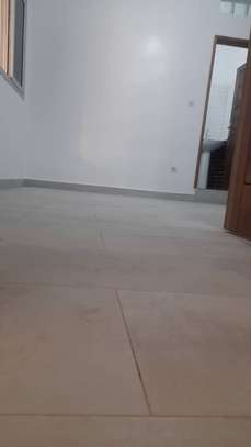 APPARTEMENT au 2ÈME ÉTAGE à Hann Maristes 1  Ecole Japonaise image 2