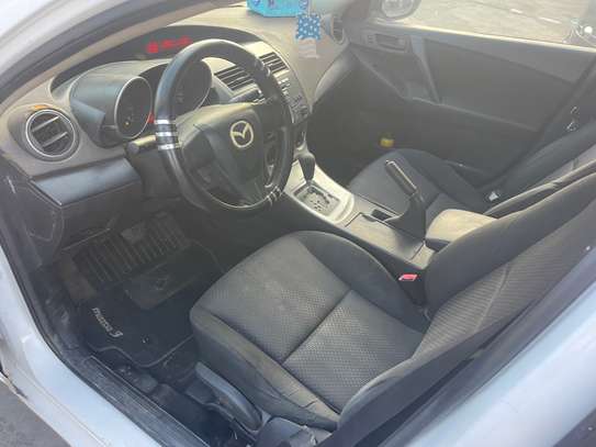 Mazda 3 automatic 2011 image 2