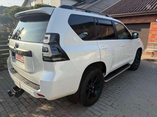Toyota Prado 2023 image 5