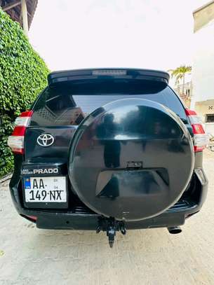 Toyota Land cruiser 2012 image 2