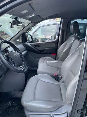 Hyundai starex 12 places image 11