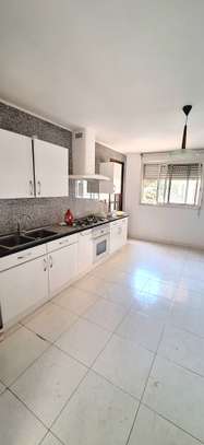 F4 de 200m2 - 5mn du lycée Jean Mermoz et de la Corniche image 4