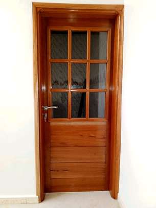 Porte bois rouge massif image 2