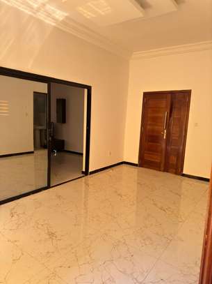 Appartement meublé à Diass image 8