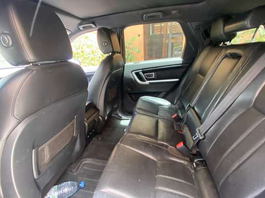 Land rover image 6